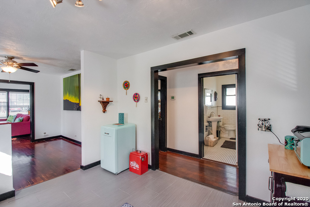 Image 12 of 23 For 730 W Gramercy