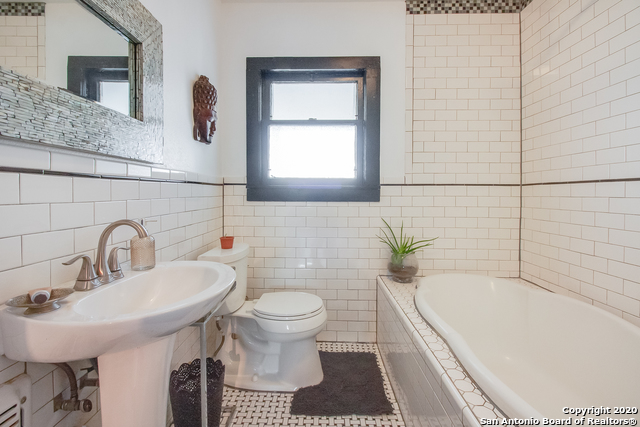 Image 21 of 23 For 730 W Gramercy