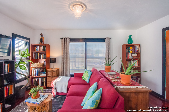 Image 4 of 23 For 730 W Gramercy