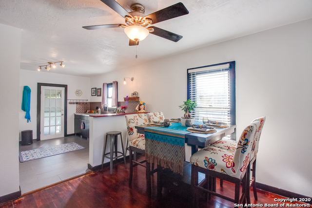 Image 8 of 23 For 730 W Gramercy