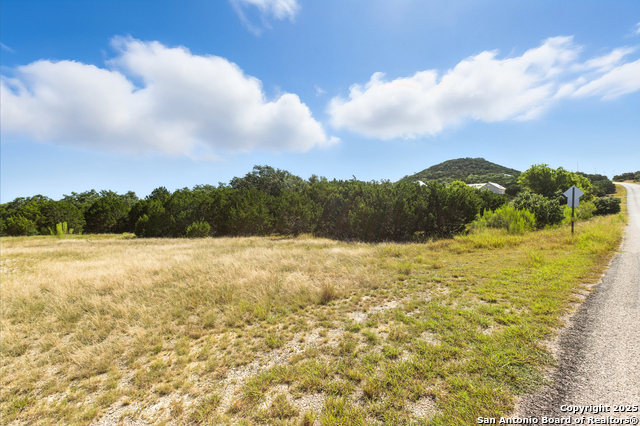 Details for 672 Lakepark Dr, Lakehills, TX 78063