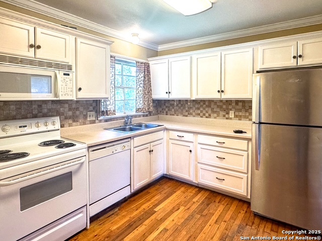 Image 4 of 9 For 443 Irvington