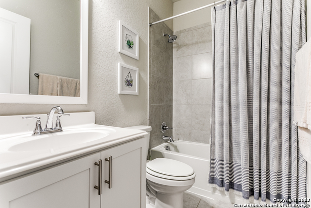 Image 24 of 25 For 14822 Maverick Ave
