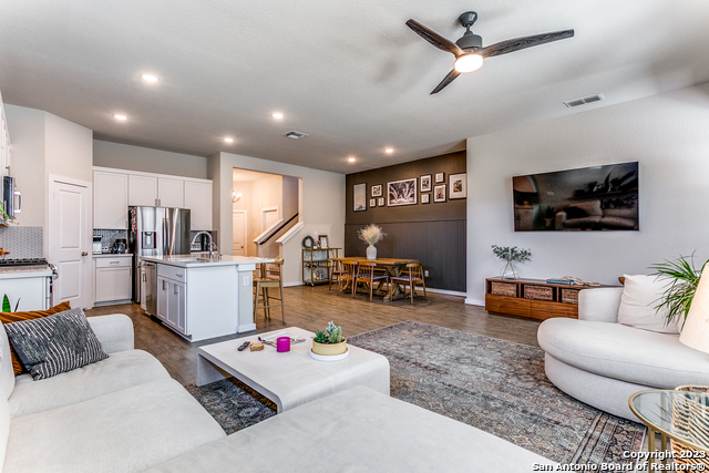 Image 6 of 25 For 14822 Maverick Ave