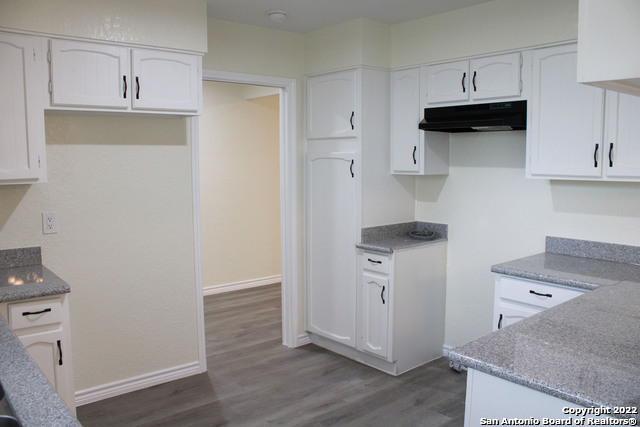 Image 10 of 25 For 13730 Pebble Oak Dr