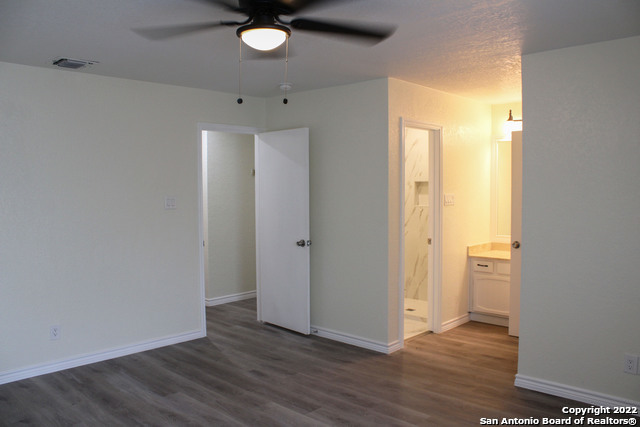 Image 14 of 25 For 13730 Pebble Oak Dr