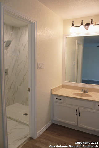 Image 15 of 25 For 13730 Pebble Oak Dr