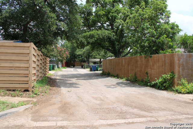 Image 25 of 25 For 13730 Pebble Oak Dr