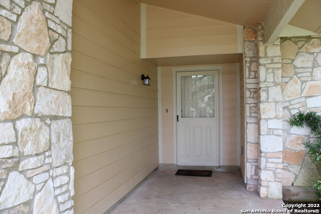 Image 4 of 25 For 13730 Pebble Oak Dr
