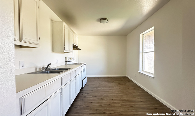 Image 3 of 13 For 6018 Fishers Bend