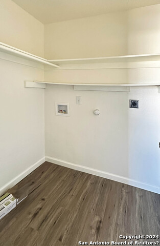 Image 4 of 13 For 6018 Fishers Bend