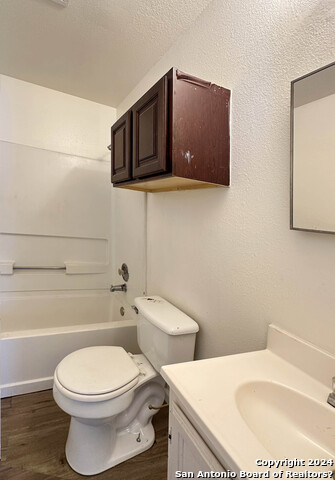 Image 6 of 13 For 6018 Fishers Bend
