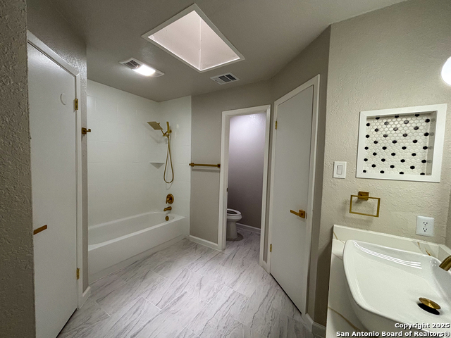 Image 14 of 19 For 14417 Waddesdon Bluff
