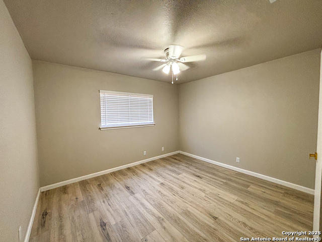 Image 15 of 19 For 14417 Waddesdon Bluff