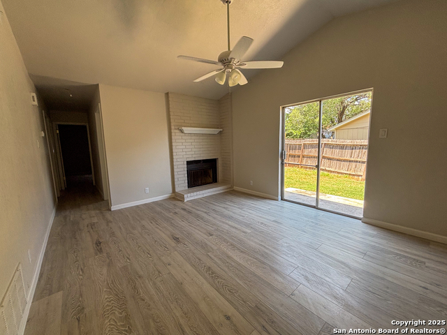 Image 17 of 19 For 14417 Waddesdon Bluff