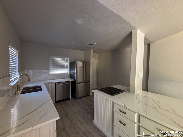 Image 6 of 19 For 14417 Waddesdon Bluff