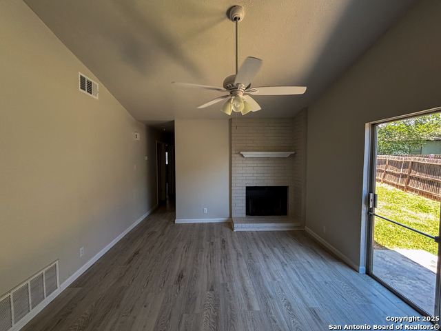 Image 7 of 19 For 14417 Waddesdon Bluff