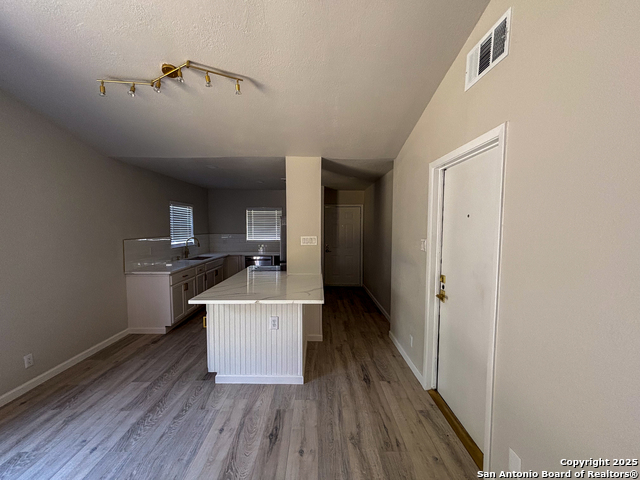 Image 9 of 19 For 14417 Waddesdon Bluff