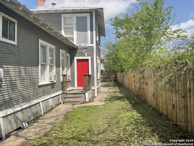 Image 2 of 11 For 519 Hammond Ave.