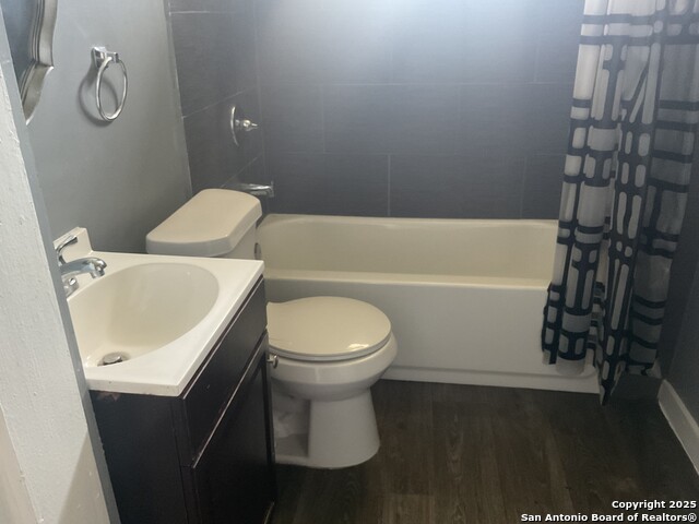 Image 4 of 11 For 519 Hammond Ave.