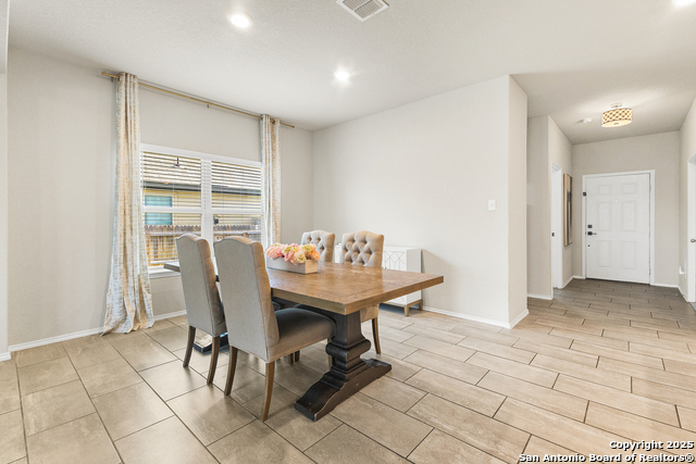 Listing photo id 9 for 217 Stag Way