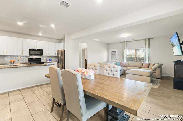 Listing photo id 10 for 217 Stag Way