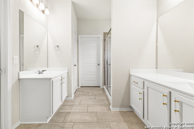 Listing photo id 15 for 217 Stag Way