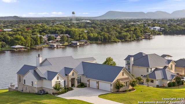 Details for 2231 Legends Parkway, Kingsland, TX 78639