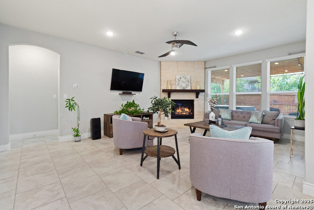Image 14 of 26 For 7615 Cottonwood Rdg