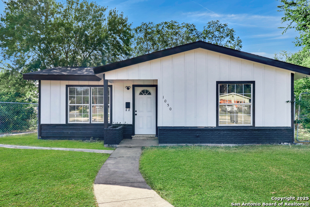 Image 2 of 30 For 1050 Nw 38th St