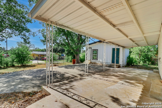 Image 29 of 30 For 1050 Nw 38th St