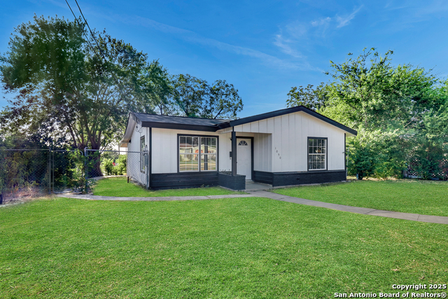 Image 3 of 30 For 1050 Nw 38th St