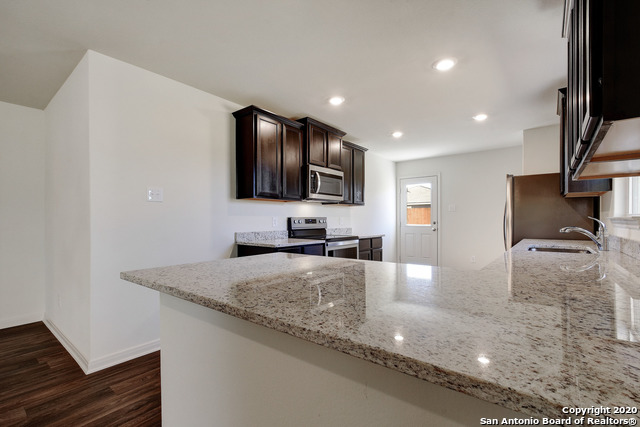 Listing photo id 2 for 11908 Stroud Drive