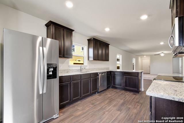 Listing photo id 3 for 11908 Stroud Drive