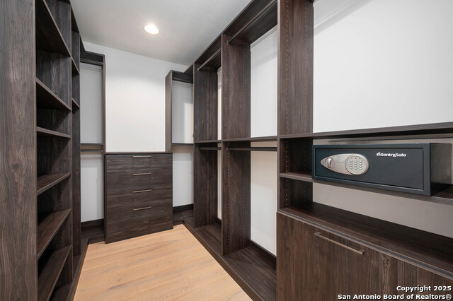 Image 22 of 45 For 305 Joliet  C