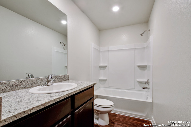 Listing photo id 6 for 11824 Luckey Villa