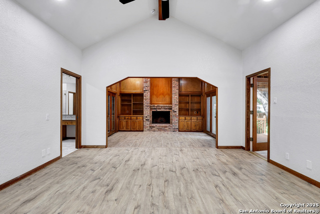 Image 24 of 43 For 13400 Vista Del Rey