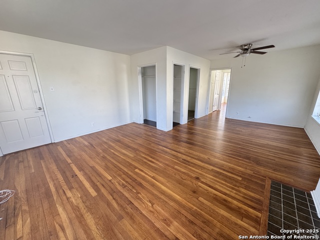 Image 3 of 6 For 944 Huisache W 4