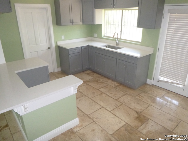 Image 4 of 15 For 5927 Stoney Creek