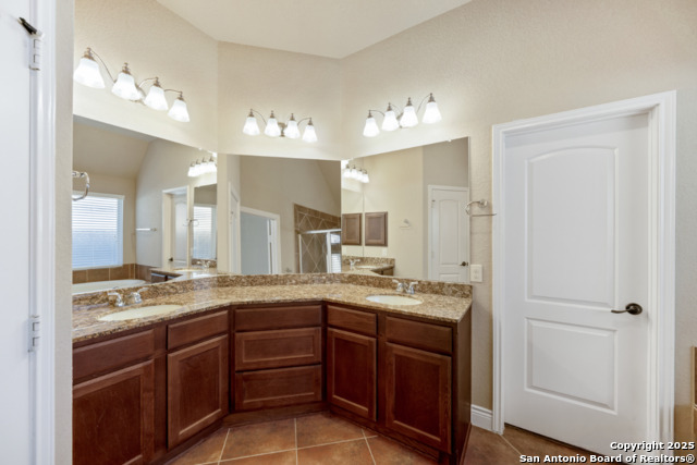 Listing photo id 17 for 2143 Pioneer Pass