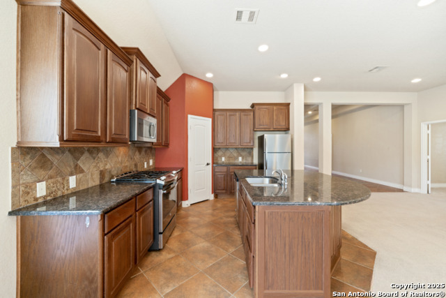 Listing photo id 7 for 2143 Pioneer Pass