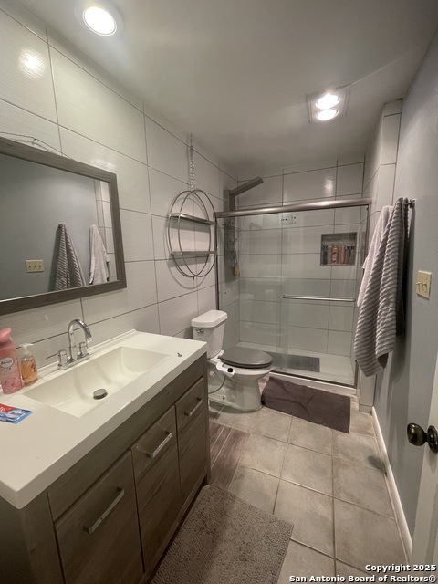 Image 13 of 14 For 11843 Braesview  401