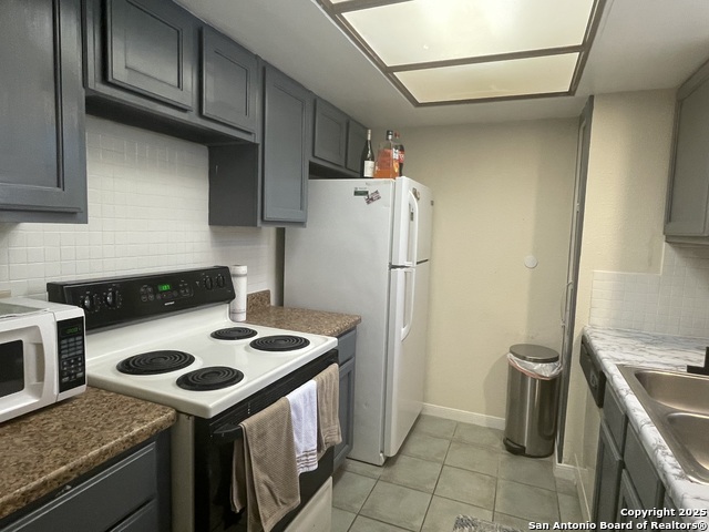 Image 9 of 14 For 11843 Braesview  401