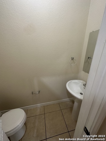 Image 4 of 9 For 4931 Flipper Dr