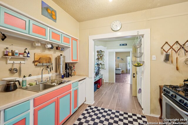 Image 13 of 38 For 1015 Elsmere W