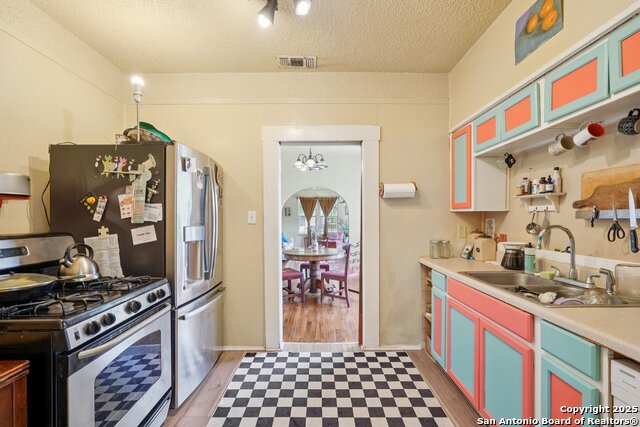 Image 14 of 38 For 1015 Elsmere W