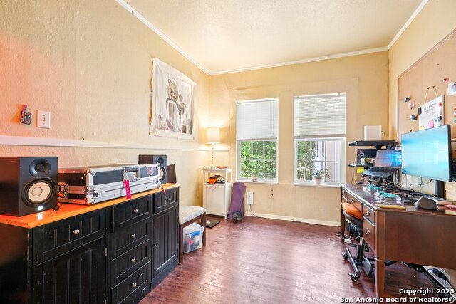 Image 24 of 38 For 1015 Elsmere W