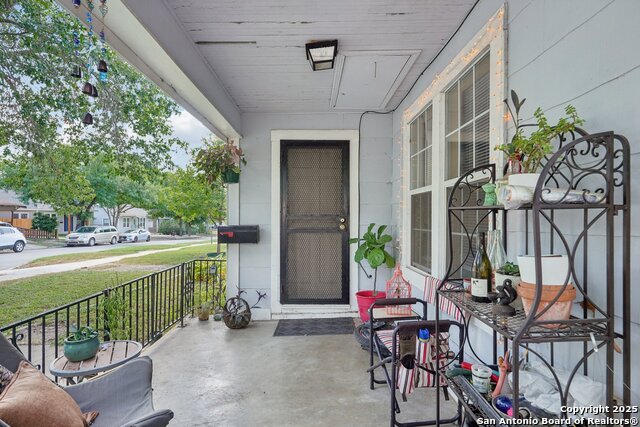 Image 5 of 38 For 1015 Elsmere W