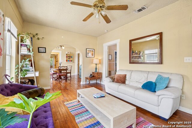 Image 7 of 38 For 1015 Elsmere W