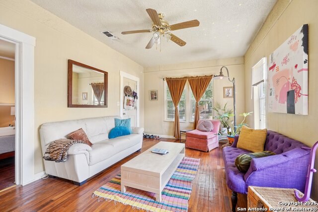 Image 8 of 38 For 1015 Elsmere W